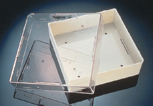 保存ボックス polycarbonate, can be washed and autoclaved repeatedly