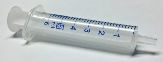 Syringe PP/PE without needle luer slip tip, centered, capacity 3&#160;mL, graduated, 0.1&#160;mL, sterile