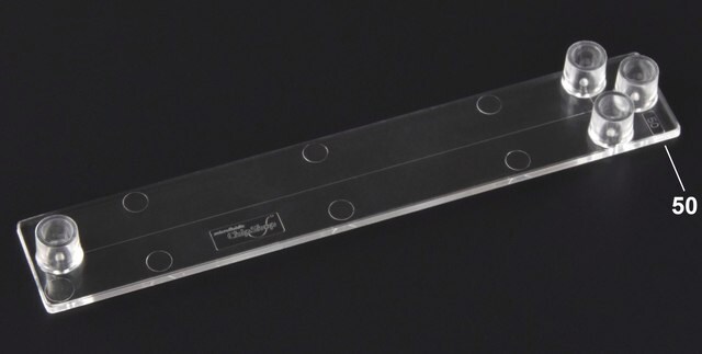 Cross-shaped channel chip - 50 &#956;m channel Fluidic 82, Cyclic Olefin Copolymer (COC) with Luer Interface