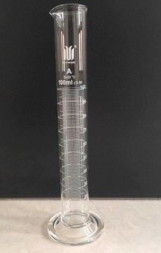 Synthware&#8482; glass graduated cylinder borosilicate glass 3.3, round base, capacity 10&#160;mL